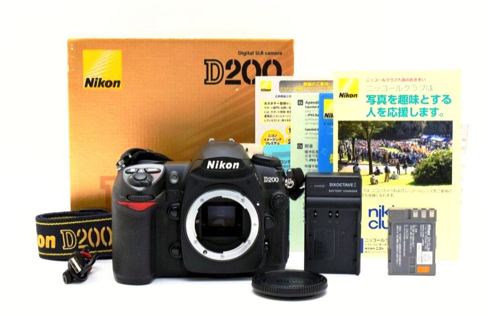 Цифровая зеркальная камера Nikon D200