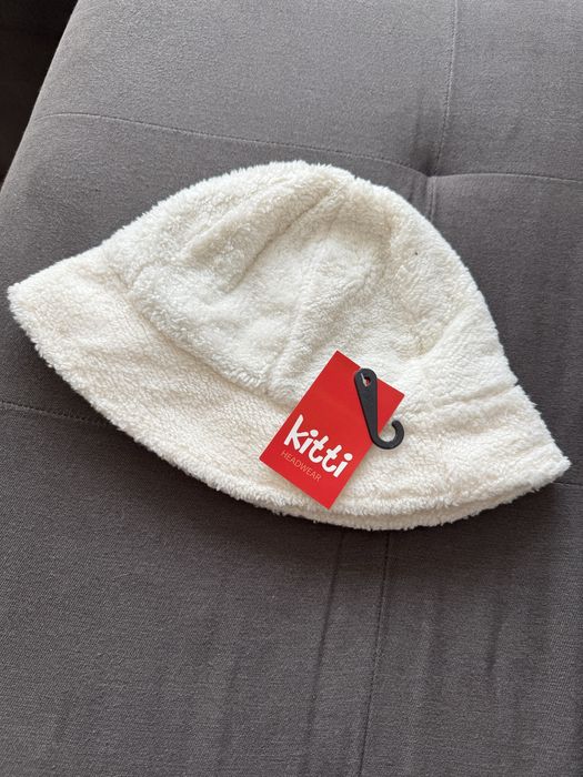 Чисто нови шапки