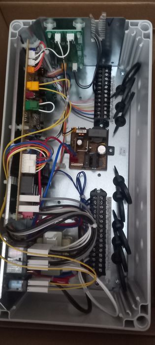 Unitate de control Daikin din seria EKEQ