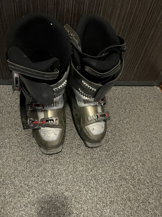 Schiuri+clapari+casca+bete+huse de transport