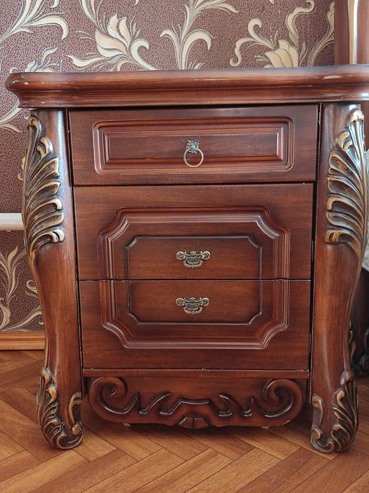 Продам спальный гарнитур с матрацем. Торг