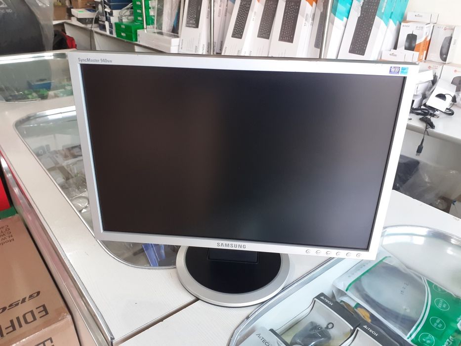 Monitor Samsung-19 dumm