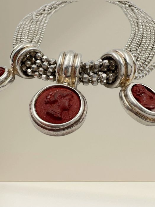 Сребърно колие с камея