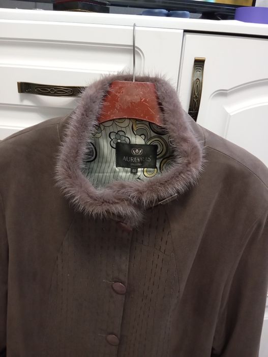 Продам женскую куртку