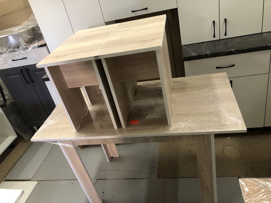 Продам новые кухонные столы с табуретками