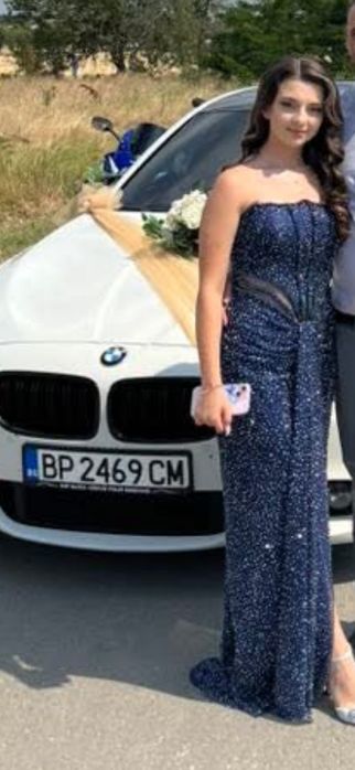 Рокля носена само няколко часа