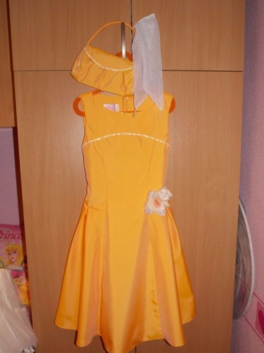 Продам  платья в отличном состоянии