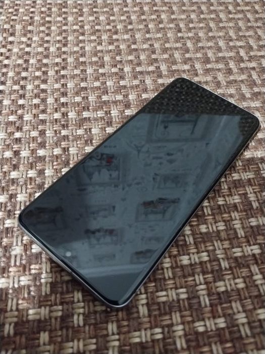 Продам Samsung S20