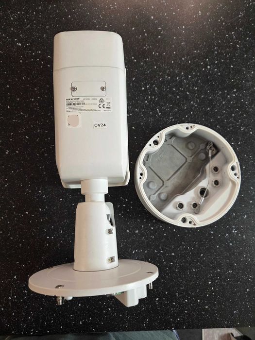 Vând camere IP Hikvision DS-2CD2643G0-IZS cu zoom motorizat