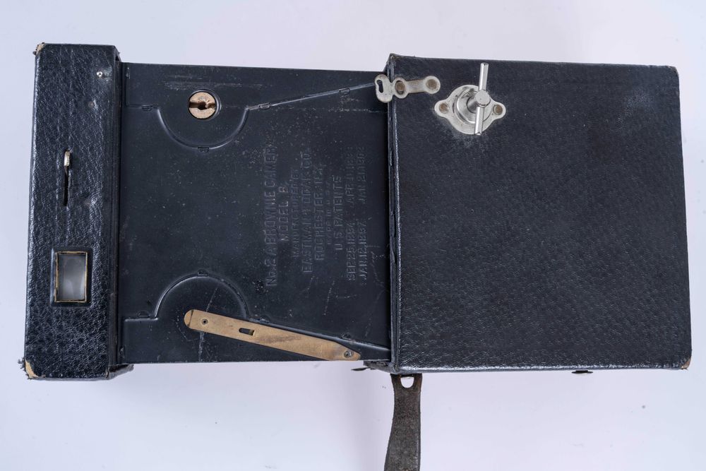 Kodak Brownie model 8 aparat foto vechi pe film