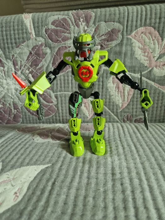 Лего  робот hero2