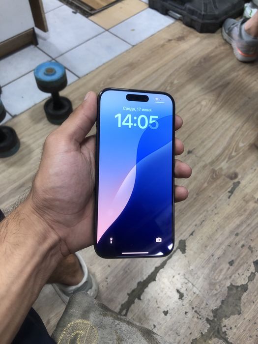 iphone 15 pro   .