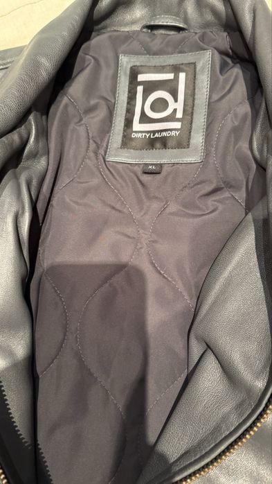 Тъмно сиво зимно кожено яке.370 лв.XL р-р.