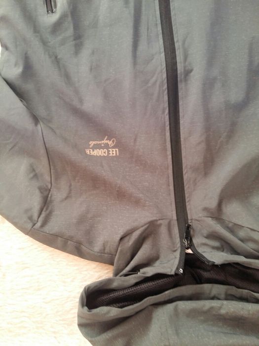 Яке есенно lee cooper