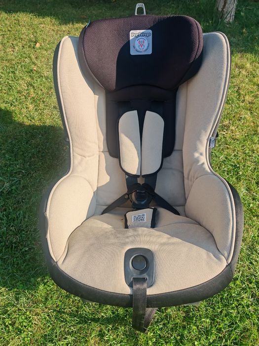 Vând 2 scaune auto Peg Perego + 2 baze Isofix