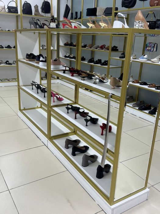 Продам Ресепшен и Стеллаж