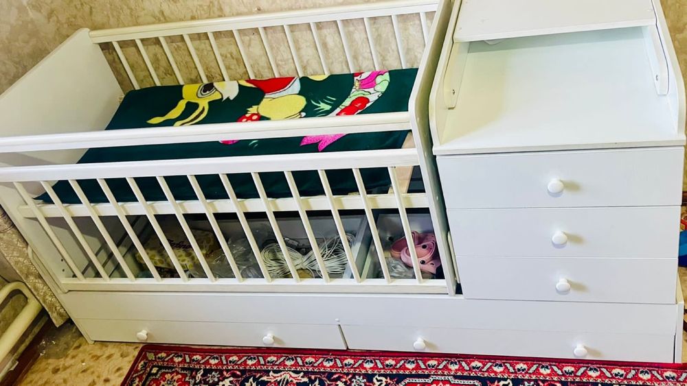 Мебель кровать………………….