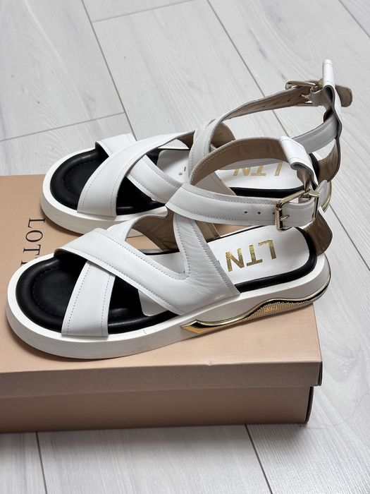 Сандали женские новые