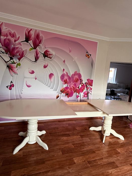 Стол для гостиной