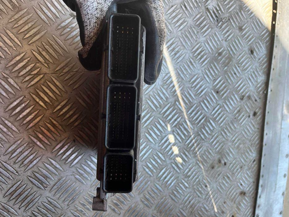 Компютър на двигател от Renault Captyr 1.3i 2021г.