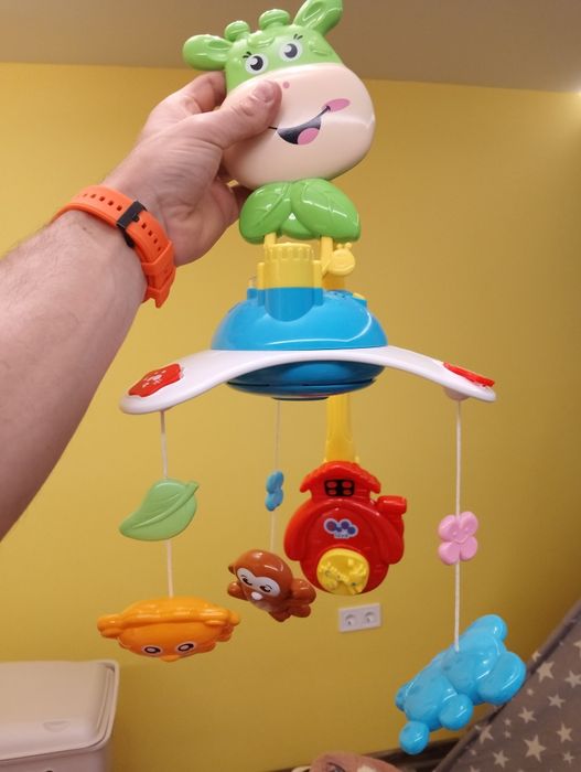 Philips avent,next to me cangaroo,интерактивна въртележка, възглавн