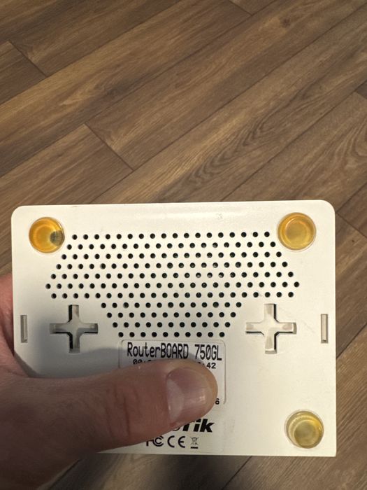Рутер mikrotik 750gl
