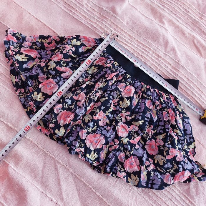 Продавам поли за момиченце, без забележка.