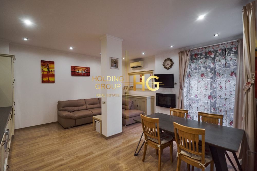 Продава се Тристаен апартамент в Варна, Бриз - 150 кв.м за 1927 €/кв.м - Снимка #1