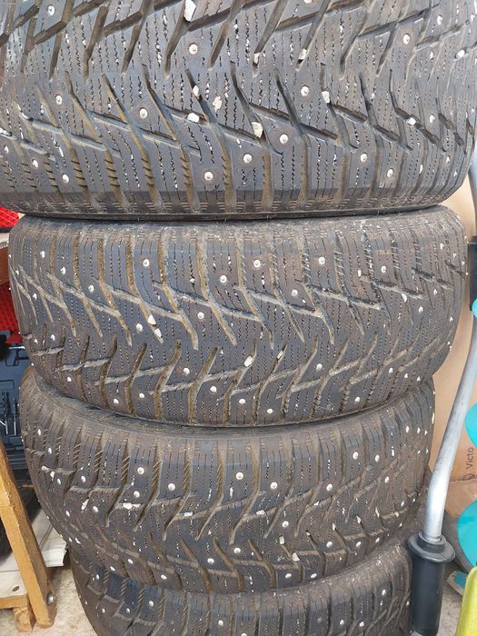 Продам зимнию резину на 15