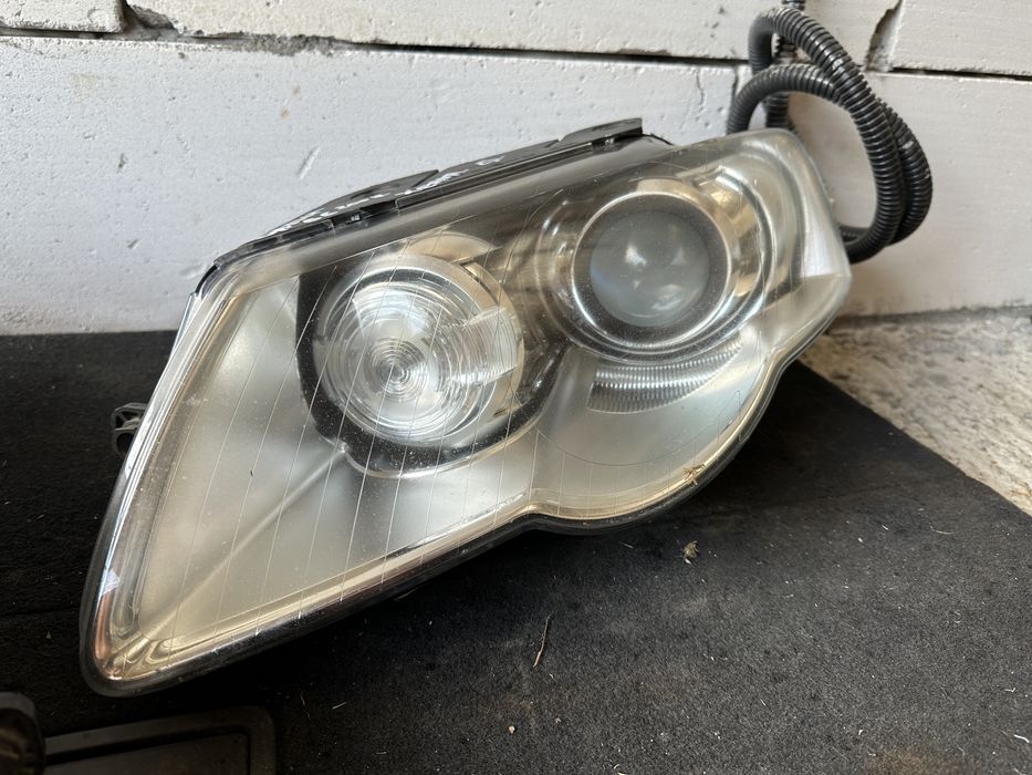 Faruri bi-xenon stanga dreapta passat b6
