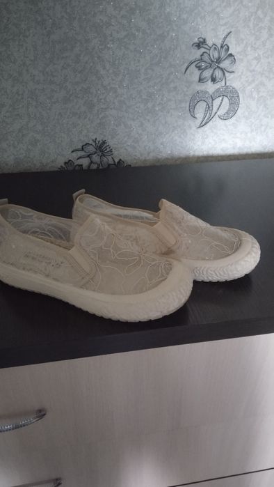 Продам красивые летние тапочки