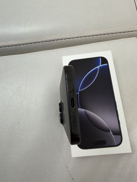 iPhone 16 pro Black Titanium 128GB