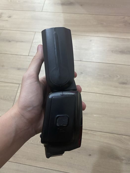 Продается вспышка