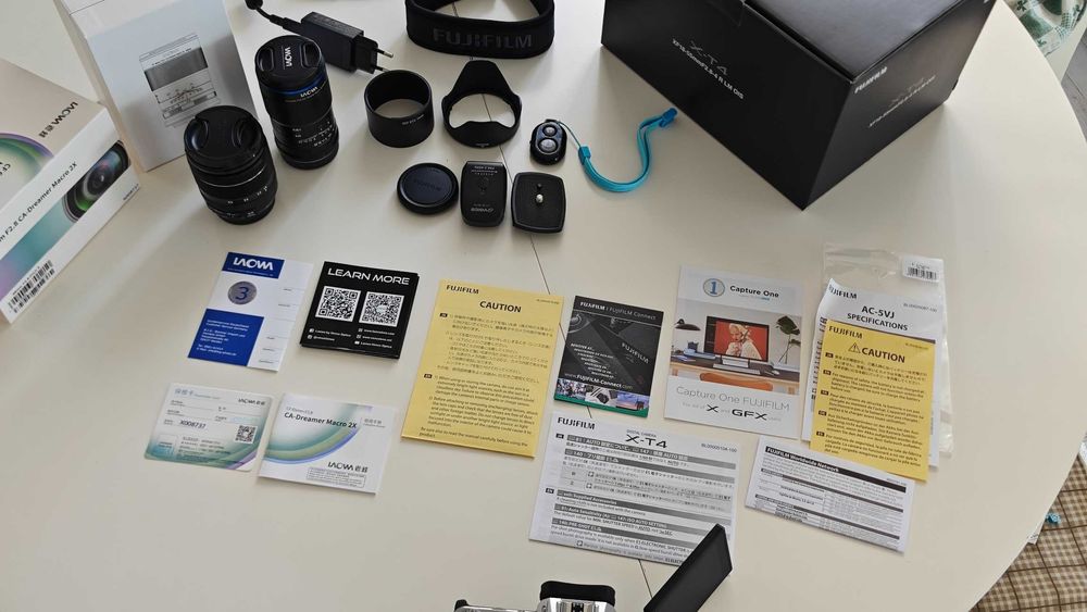 Fujifilm XT-4 тяло + два обектива + светкавици и софтбоксове Visco