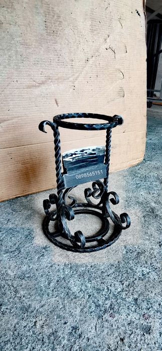 Уред за цепена на дърва и разпалки с чук