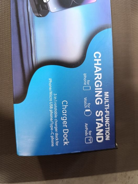 Мулти-функционална станция за зареждане 4 в 1/Docking station charger!