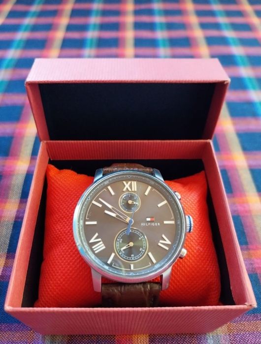 Ceas Tommy Hilfiger.