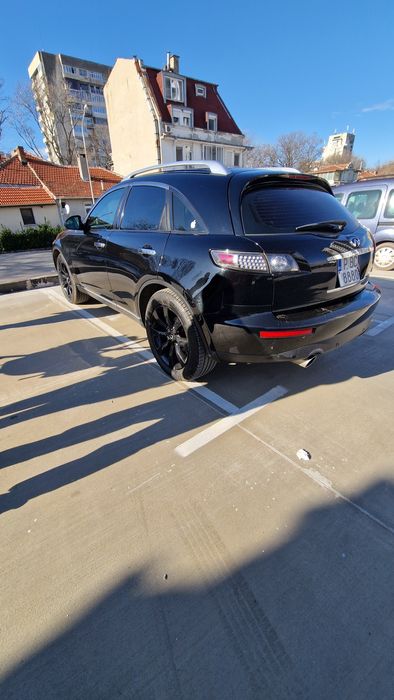 Продавам INFINITI FX35