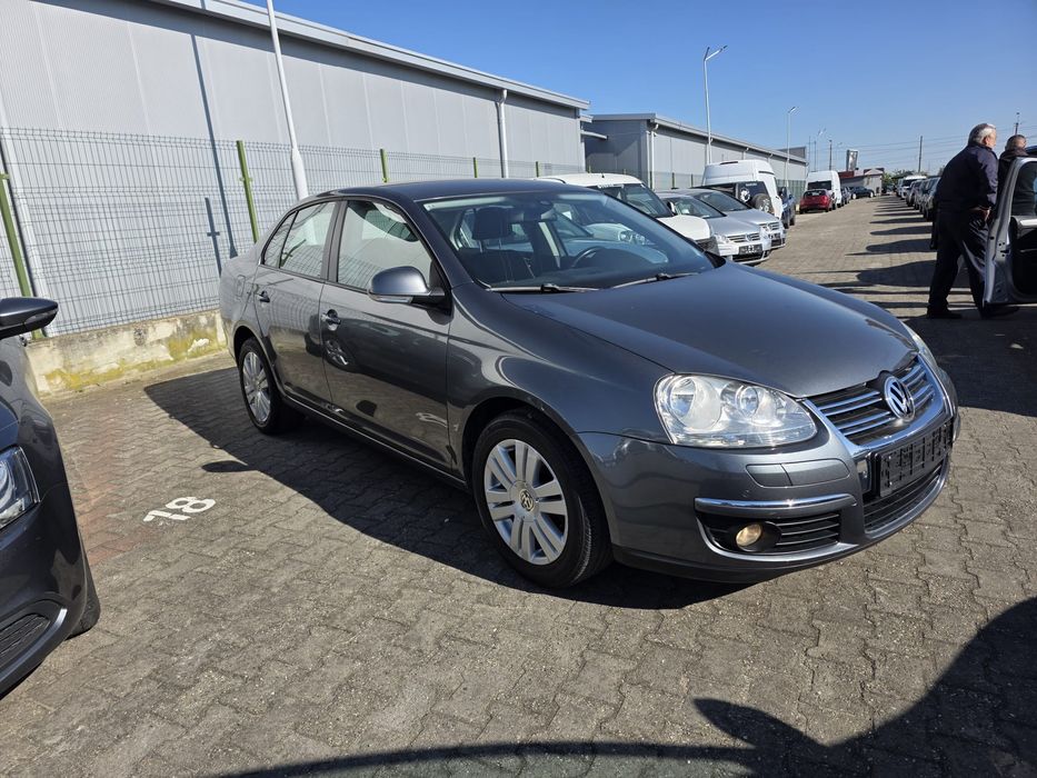 Volkswagen Jetta - An 2010 - 1.4 TSI 122Cp E5 - Clima * Navi * Pilot Aut * Senzori