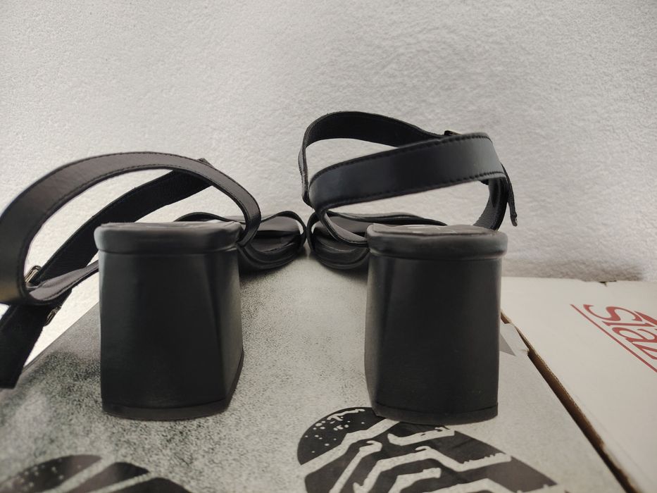 Дамски сандали с токче