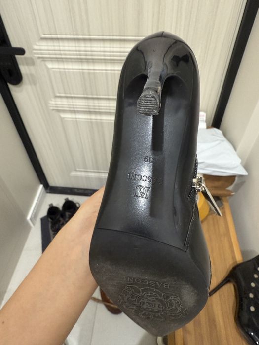 Ботильоны лаковые Basconi