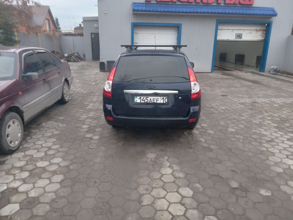 Машина лада приора
