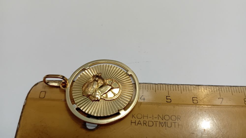 Medalion aur 18k(AG20 Dancu/b29990.4*20) Doar cu ridicare din agentie!