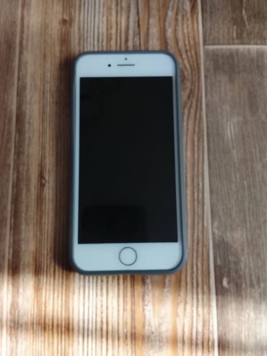 Айфон 8 64 гигов
