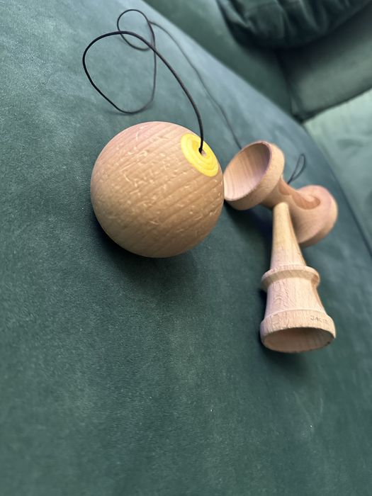 Kendama Jacob Acrobat