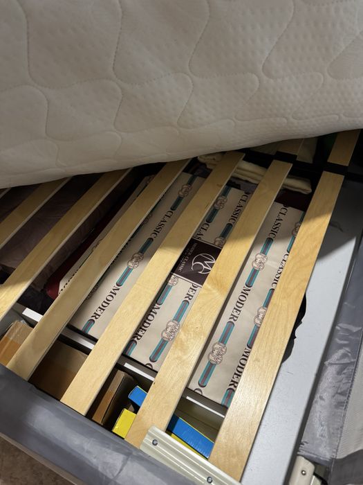 Продам кровать с матрасом  2*1,8м