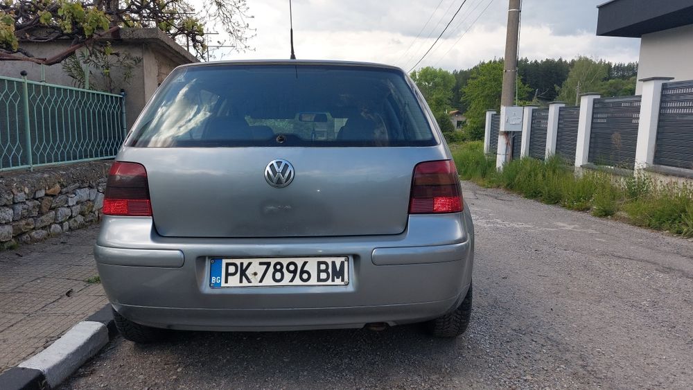 Продавам VW-Golf 1.8 LPG