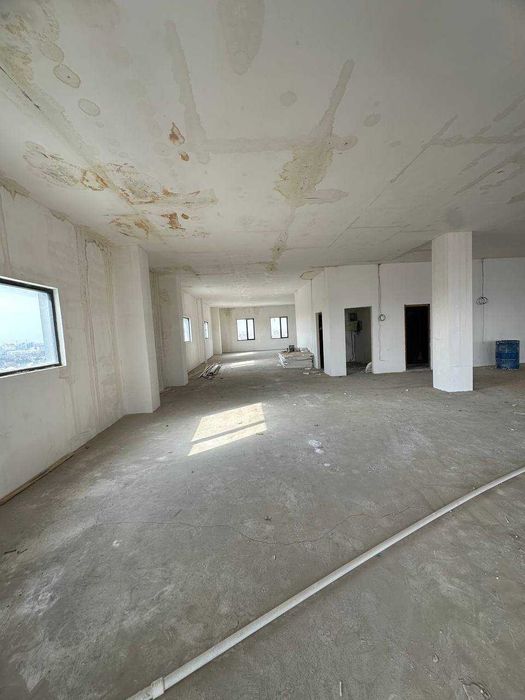 Продается помещение Паркент рынок 569м2