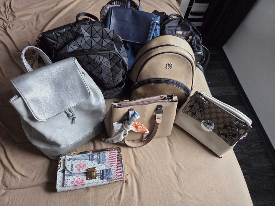 Дамски чанти и раници