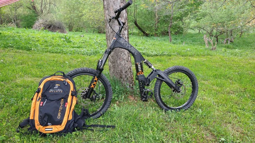 Trotineta montana Skyver Cross pliabil pt downhill, cu rucsac Orthovox